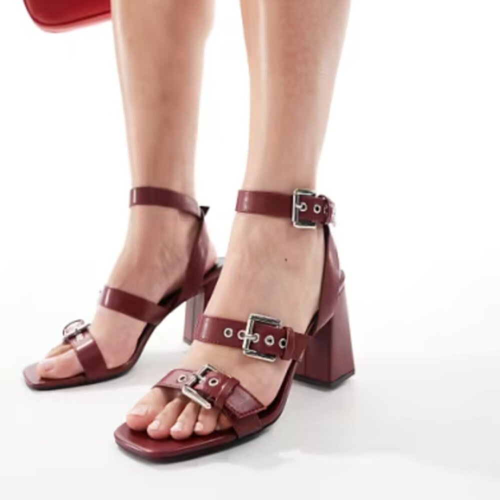 RAID Neesha block heeled buckle belt sandals with wraparound straps, Burgundy PU